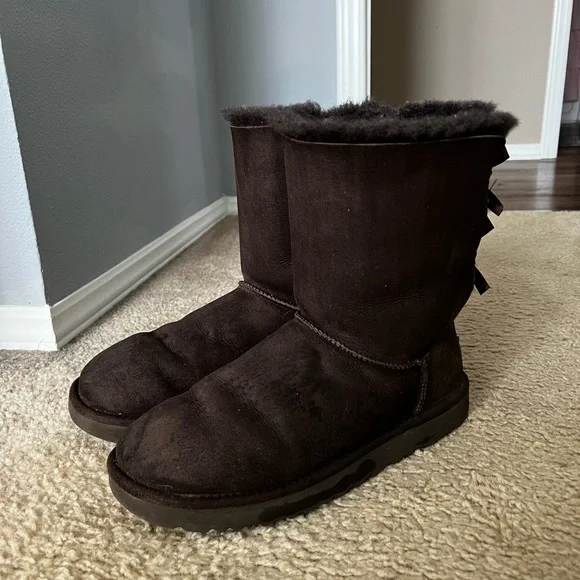 UGG - Picture 2 of 2